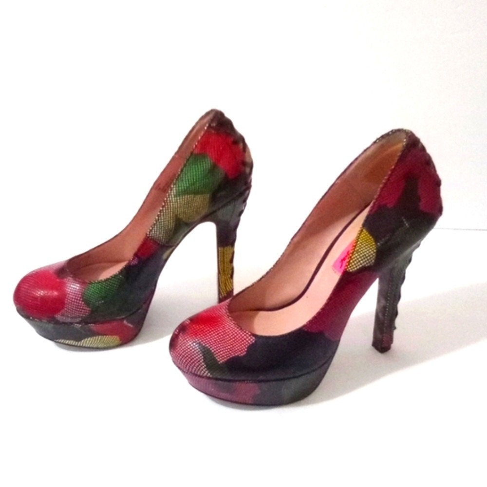 Betsey Johnson Womens Ditan Pump Heel 7